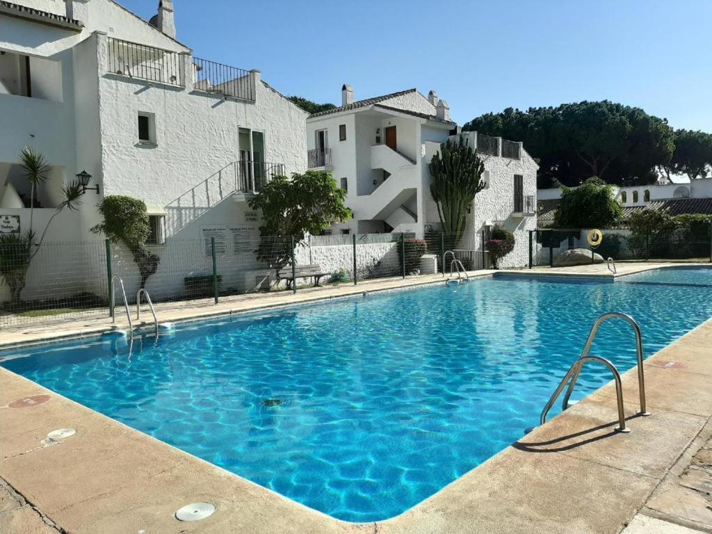 דירות אסטפונה Apartamento En Benamara Gardens מראה חיצוני תמונה