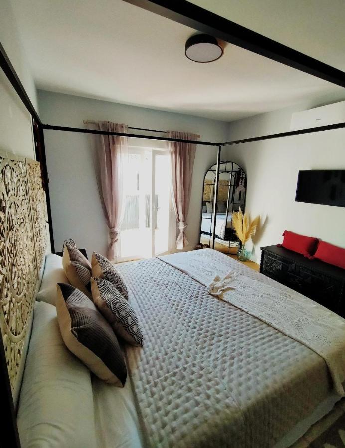 דירות אסטפונה Apartamento En Benamara Gardens מראה חיצוני תמונה